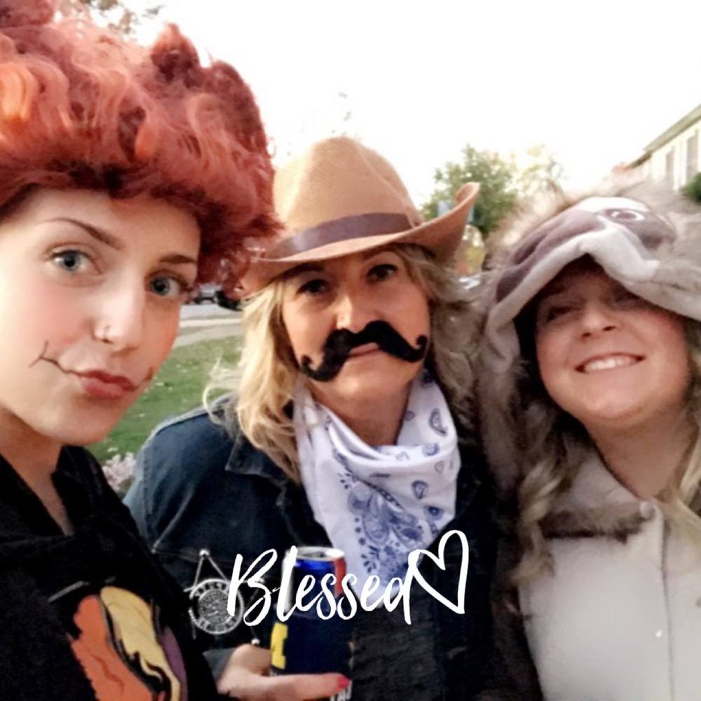 Meet your Posher, Laurie